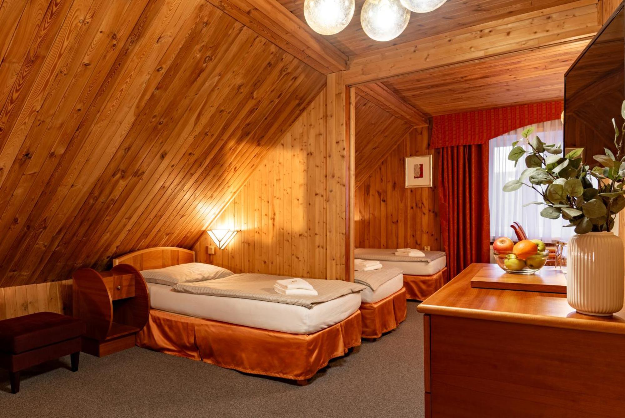 Hotel Schwarz Нове-Хамри Экстерьер фото