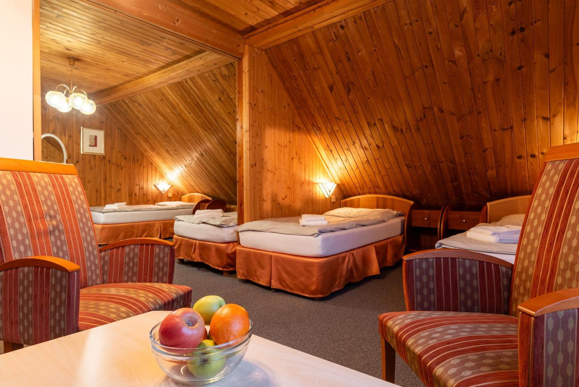 Hotel Schwarz Нове-Хамри Экстерьер фото
