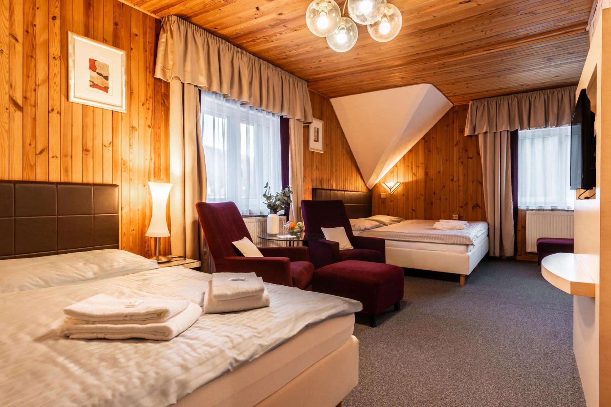 Hotel Schwarz Нове-Хамри Экстерьер фото